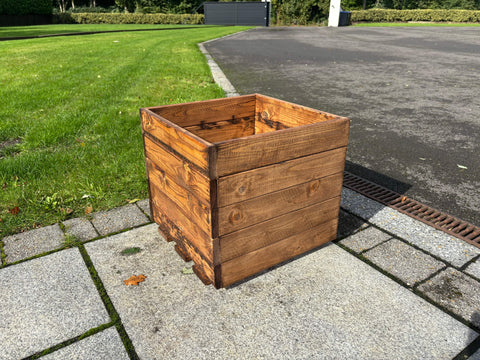 Charles Taylor HB108 - Large Berwick Planter