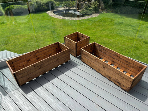 Charles Taylor HB292 - Berwick Corner Planter Set