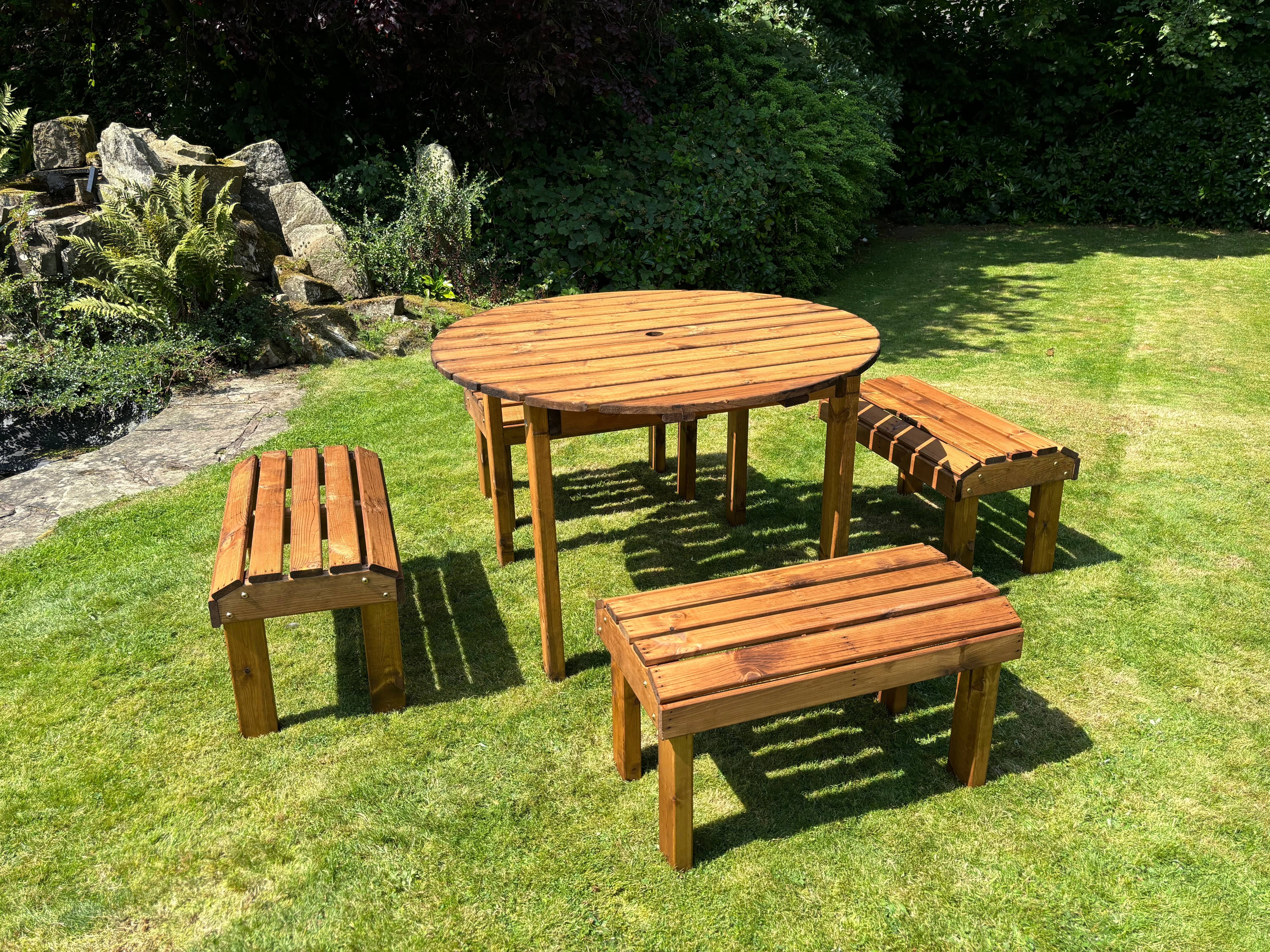 Charles Taylor HB298 - Knights Four Seat Round Table Set