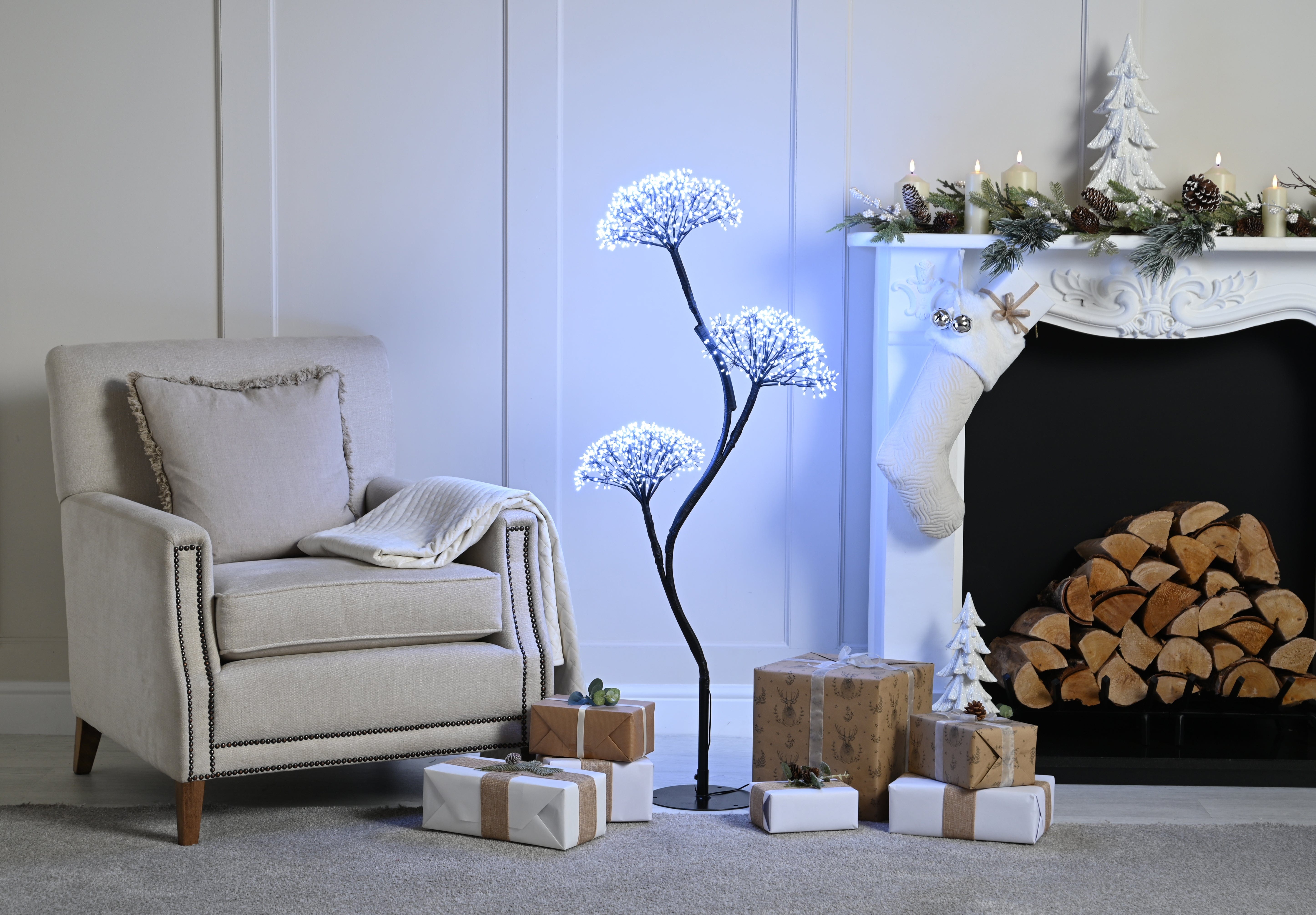 Festive Christmas 120cm Dewdrop Firework Ball Tree - Cool White LED ...