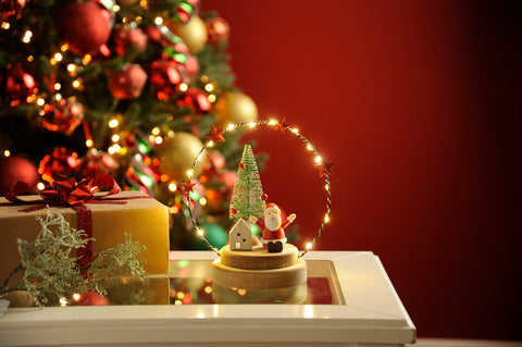 Festive Wooden Models & Scenes Festive Christmas 19cm B/O Lit Wire Ring With Santa on Base***NO SKU OR SELL PRICE