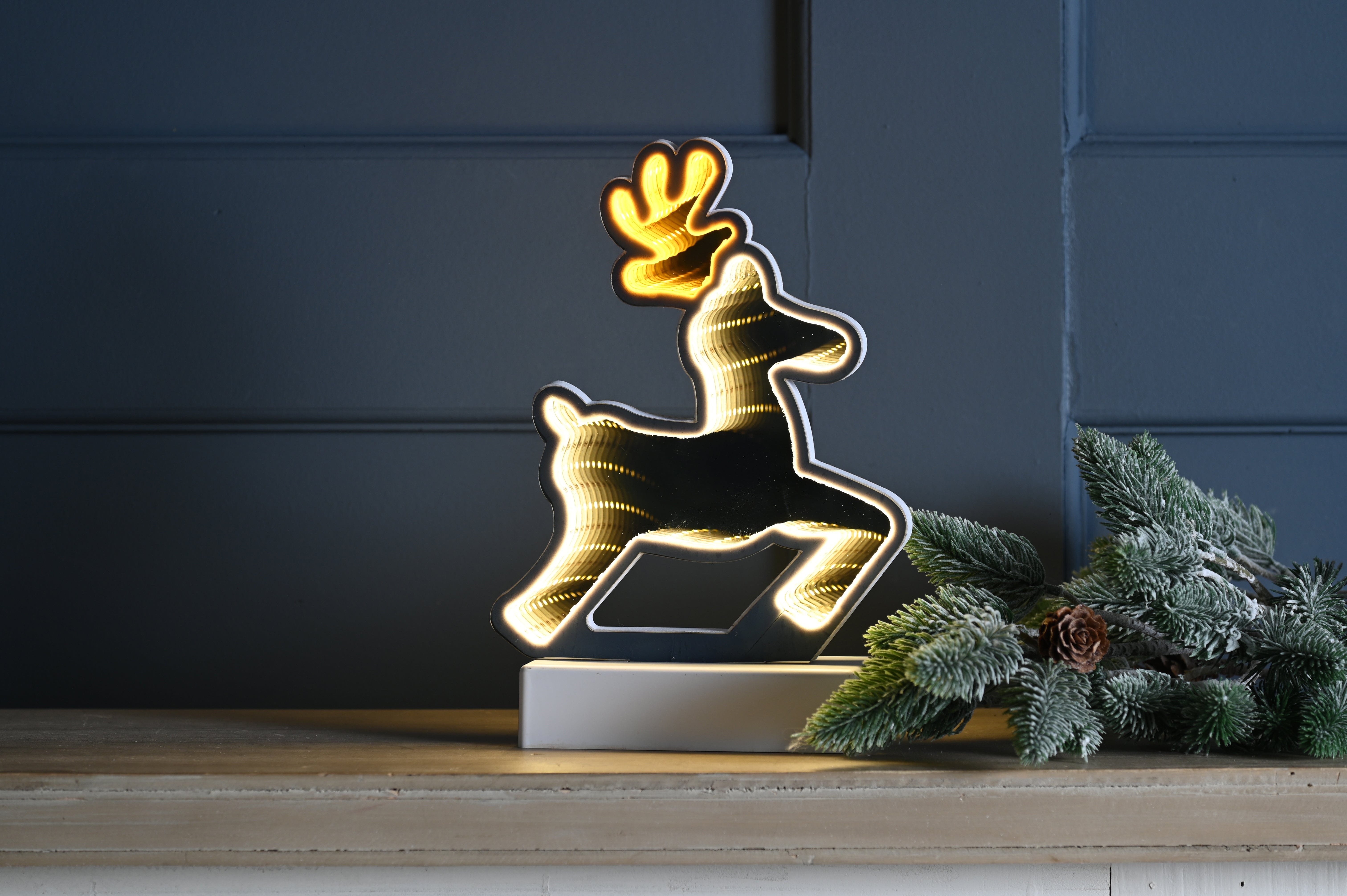 Festive Infinity Lighting Festive Lit Infinity Reindeer with Timer
