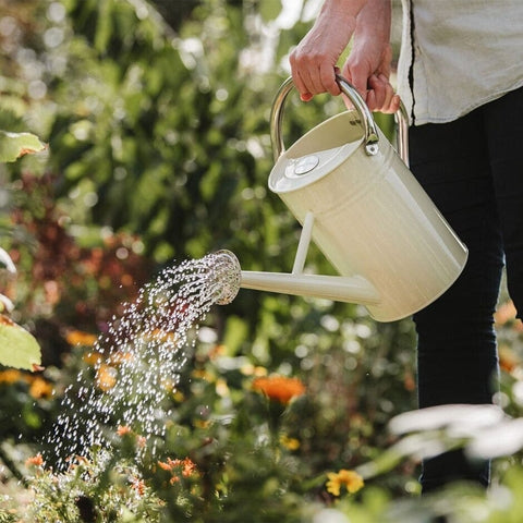 Kent & Stowe Watering Can Kent & Stowe 4.5L Metal Watering Can - Vintage Cream