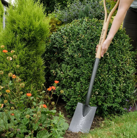 Kent & Stowe Carbon Steel Border Spade 104cm Length