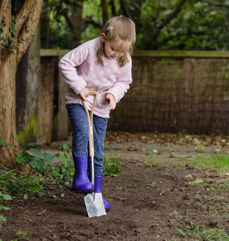 Kent & Stowe digging spade Kent & Stowe Kids Stainless Steel Digging Spade 71cm Length