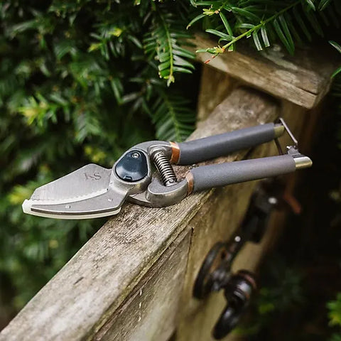 Kent & Stowe Secateurs Kent & Stowe Traditional Bypass & Anvil Pruner Secateurs Twin Set