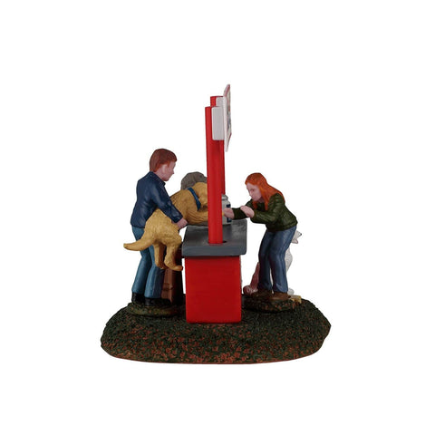 Lemax Table Accents Lemax Puppy Kissing Booth