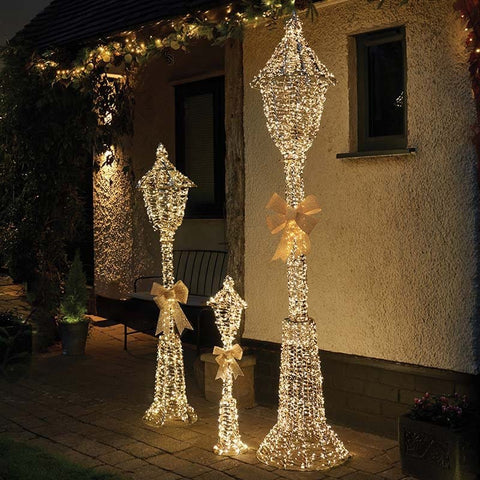Smart Garden christmas lit Lamp Post Low Voltage Gold Twist Lamp Post – 150cm