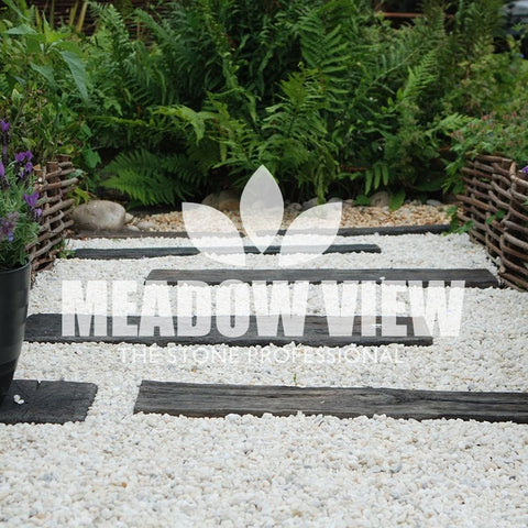 Meadow View Landscaping Premier Arctic White Chippings 20mm