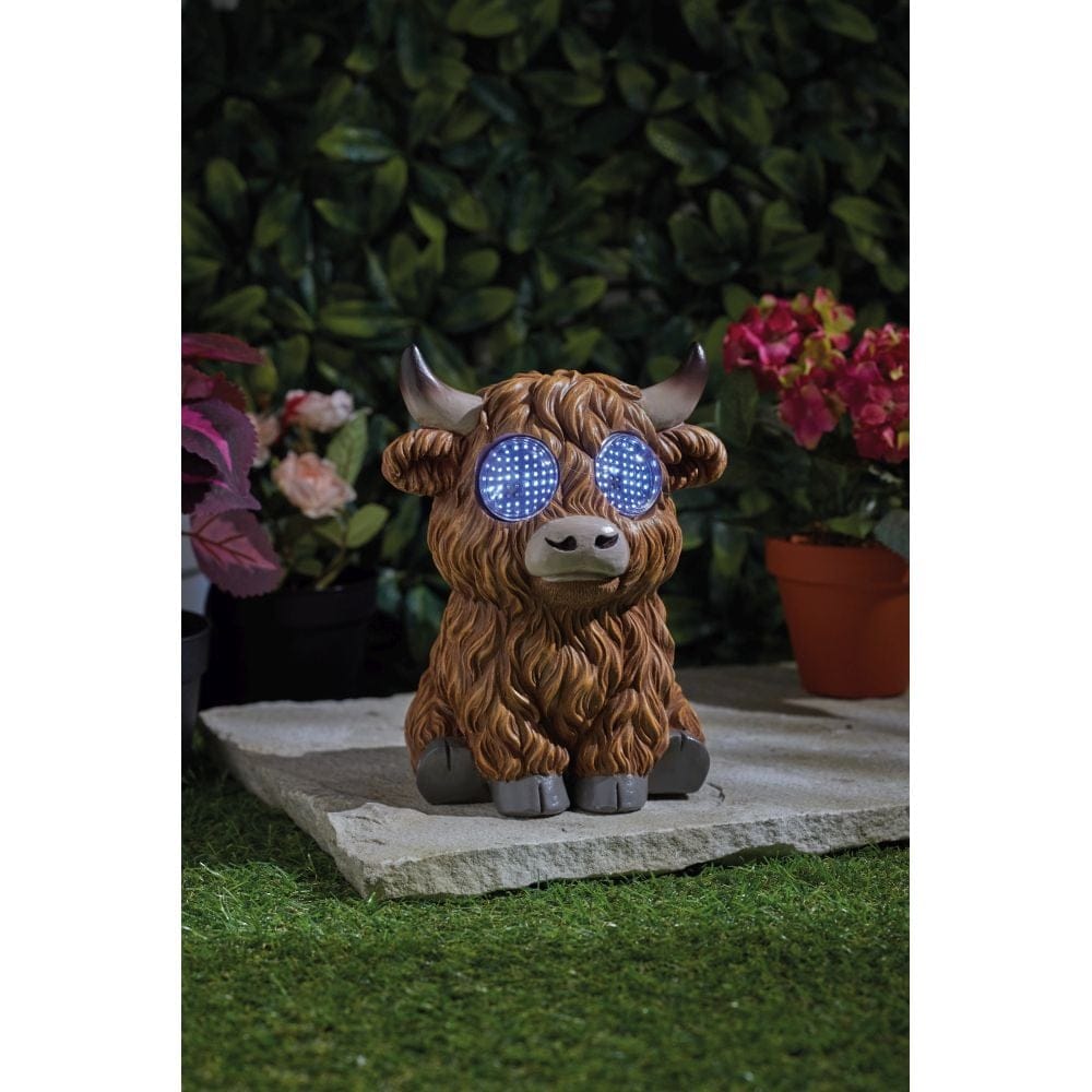 Smart Solar Blinkin' Highland Cow Large