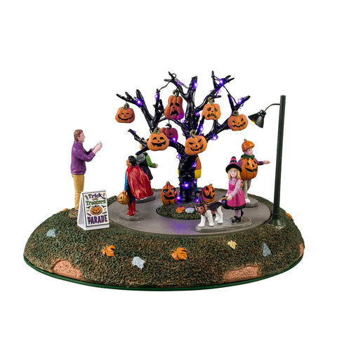 Lemax Spooky Town Table Accents Spooky Town Trick Or Treaters Parade