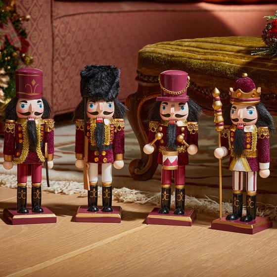 Three Kings Burgundy Brigadier Regular 20cm Assorted Designs