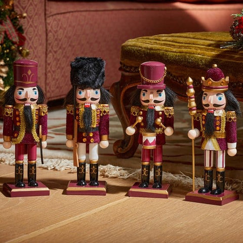 Three Kings Burgundy Brigadier Regular 20cm Assorted Designs