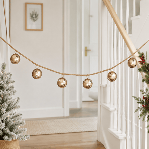 Three Kings Garlands Xmas Three Kings Sleigh Bell Garland Decoration – 1.5m