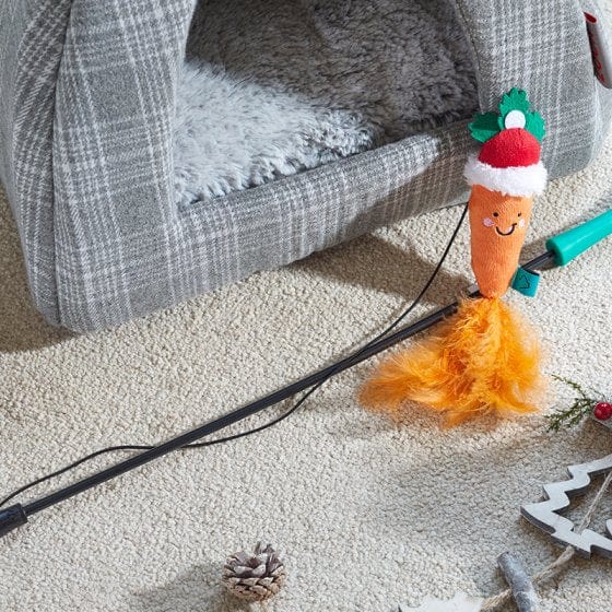 Zoon Cat Toys Zoon Christmas Nip-It Santa Carrot Tickle Stick