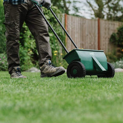 Westland Horticulture Lawn Spreader Westland Lawn Drop Spreader