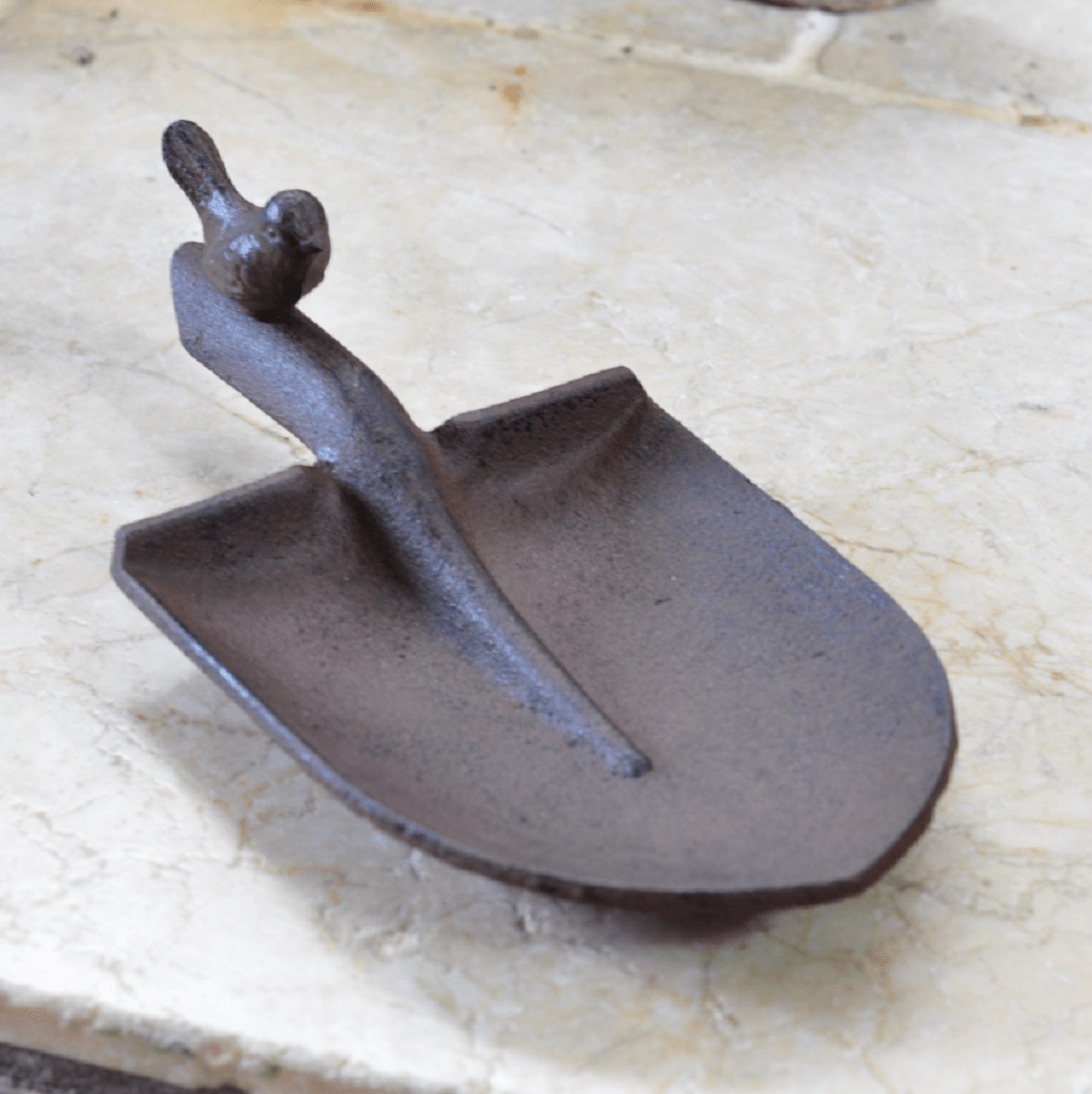 Woodlodge Cast Iron Spade Bird Feeder Trowell Garden Centre