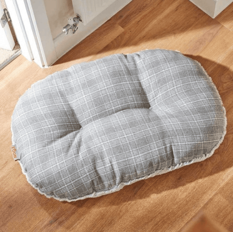 Zoon Dog Beds & Mattresses Zoon Grey Plaid Oval Cushion